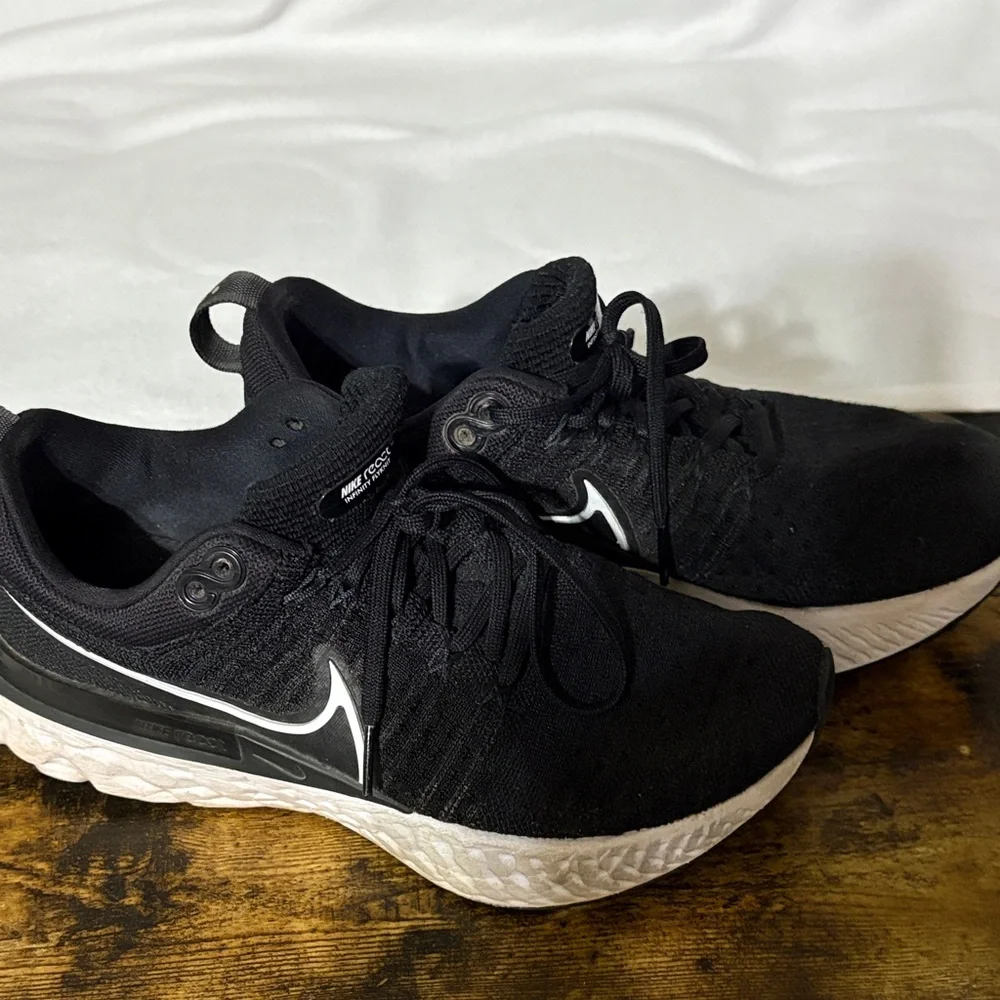 Nike React Infinity Flyknit 2 Black Sneakers - Picture 1 of 8